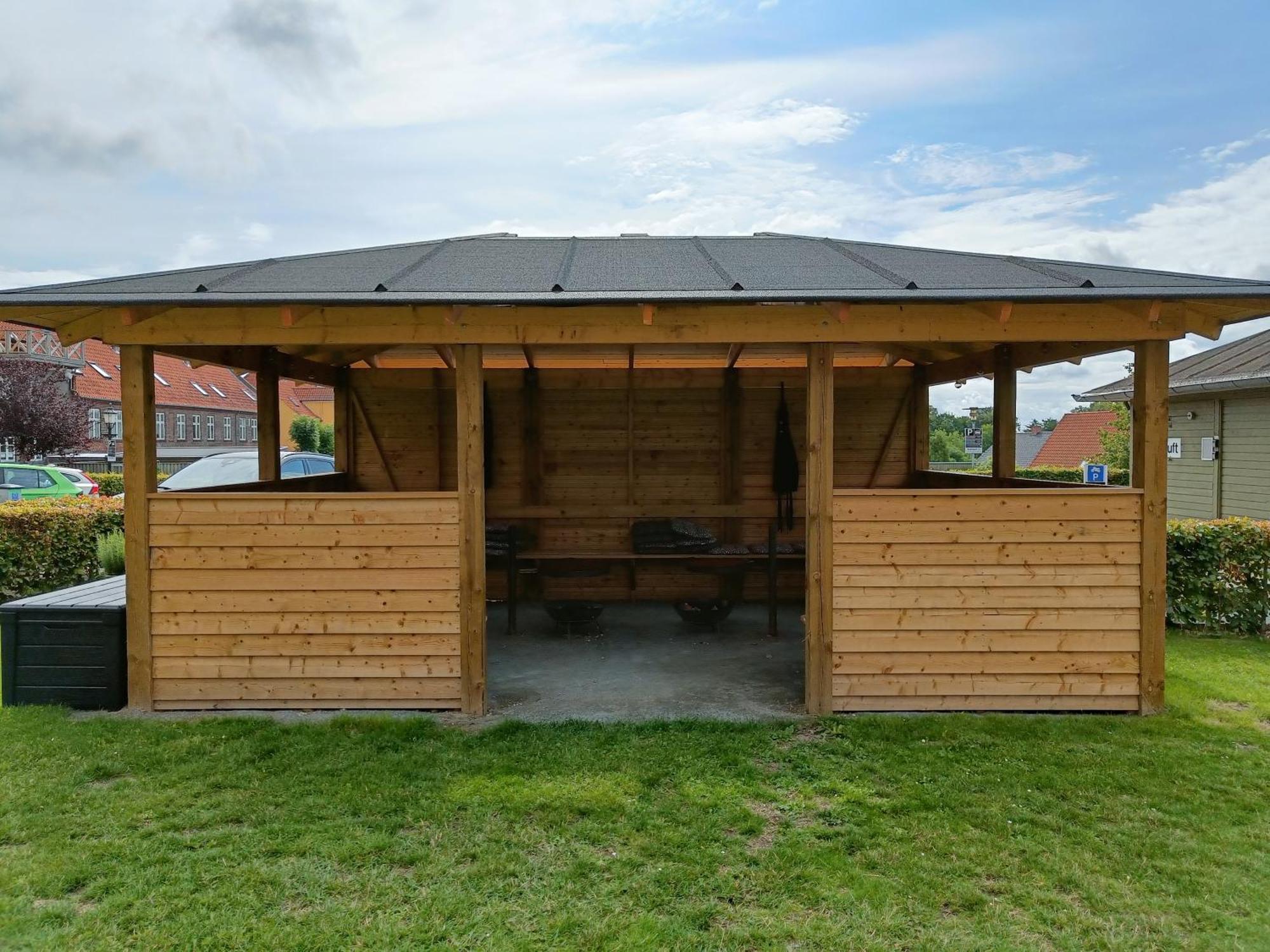 Stoberiet Hostel Svendborg Exterior photo A wooden gazebo