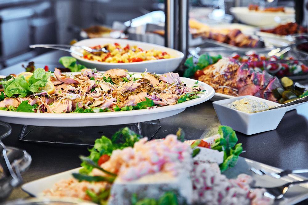 Stoberiet Hostel Svendborg Exterior photo A salad bar