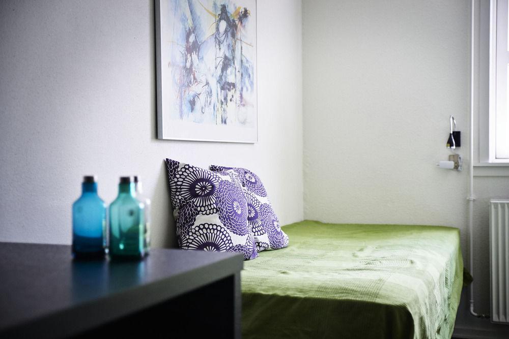 Stoberiet Hostel Svendborg Exterior photo A typical bedroom at the University of Stavanger